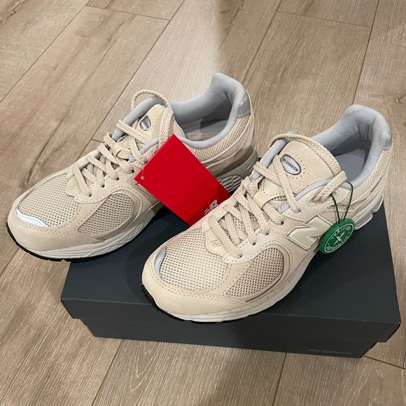 New Balance Shoes | New Balance 202r Bone Light Aluminum | Poshmark